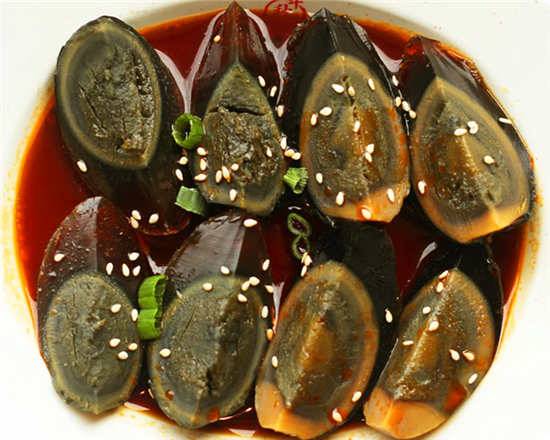 姜汁松花蛋 Preserved Egg with Ginger Sauce
